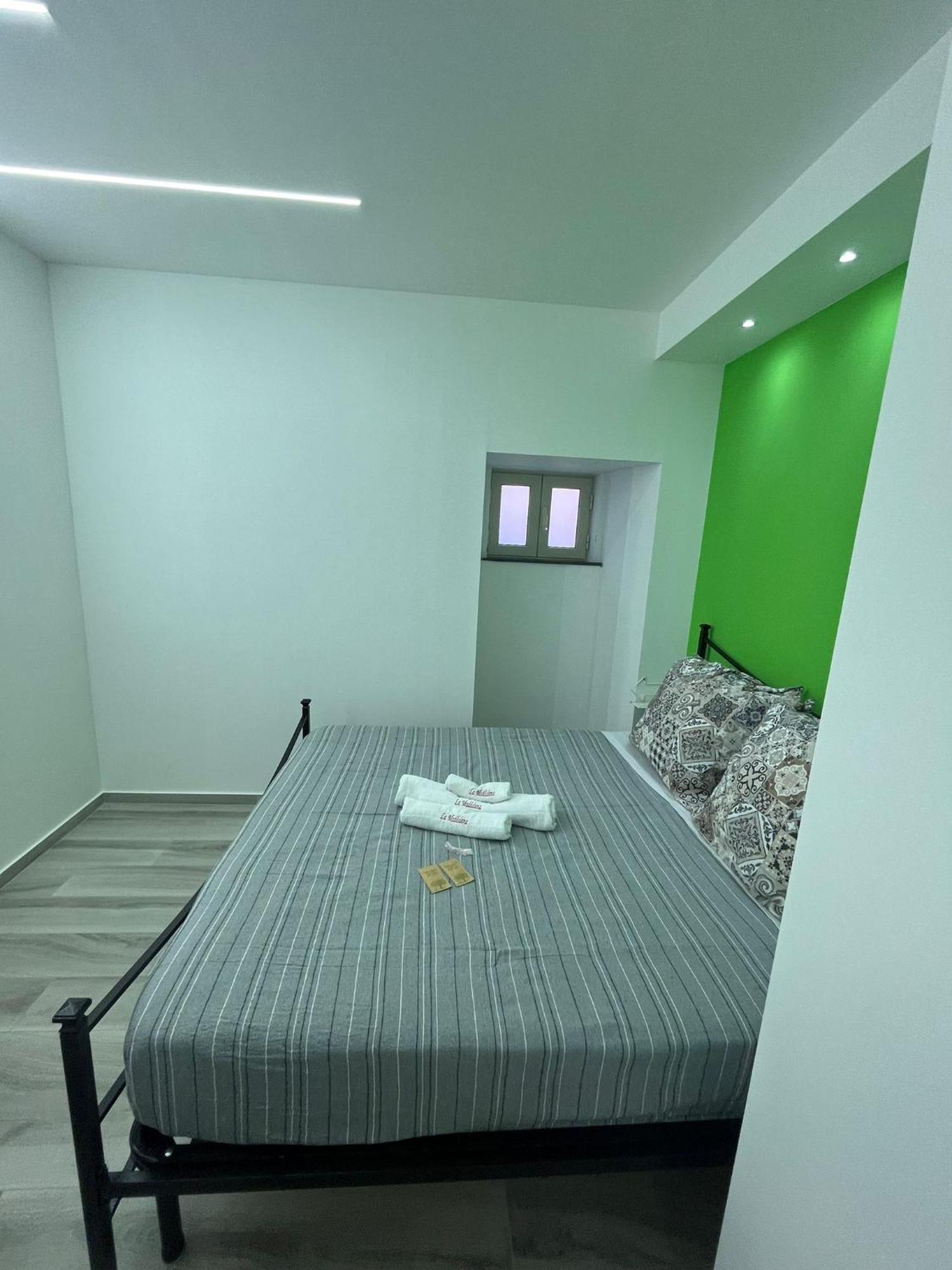 La Maddalena House Apartment Catania Bagian luar foto