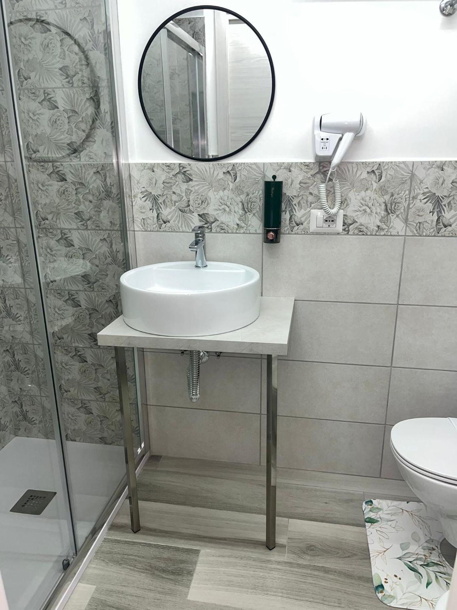 La Maddalena House Apartment Catania Bagian luar foto