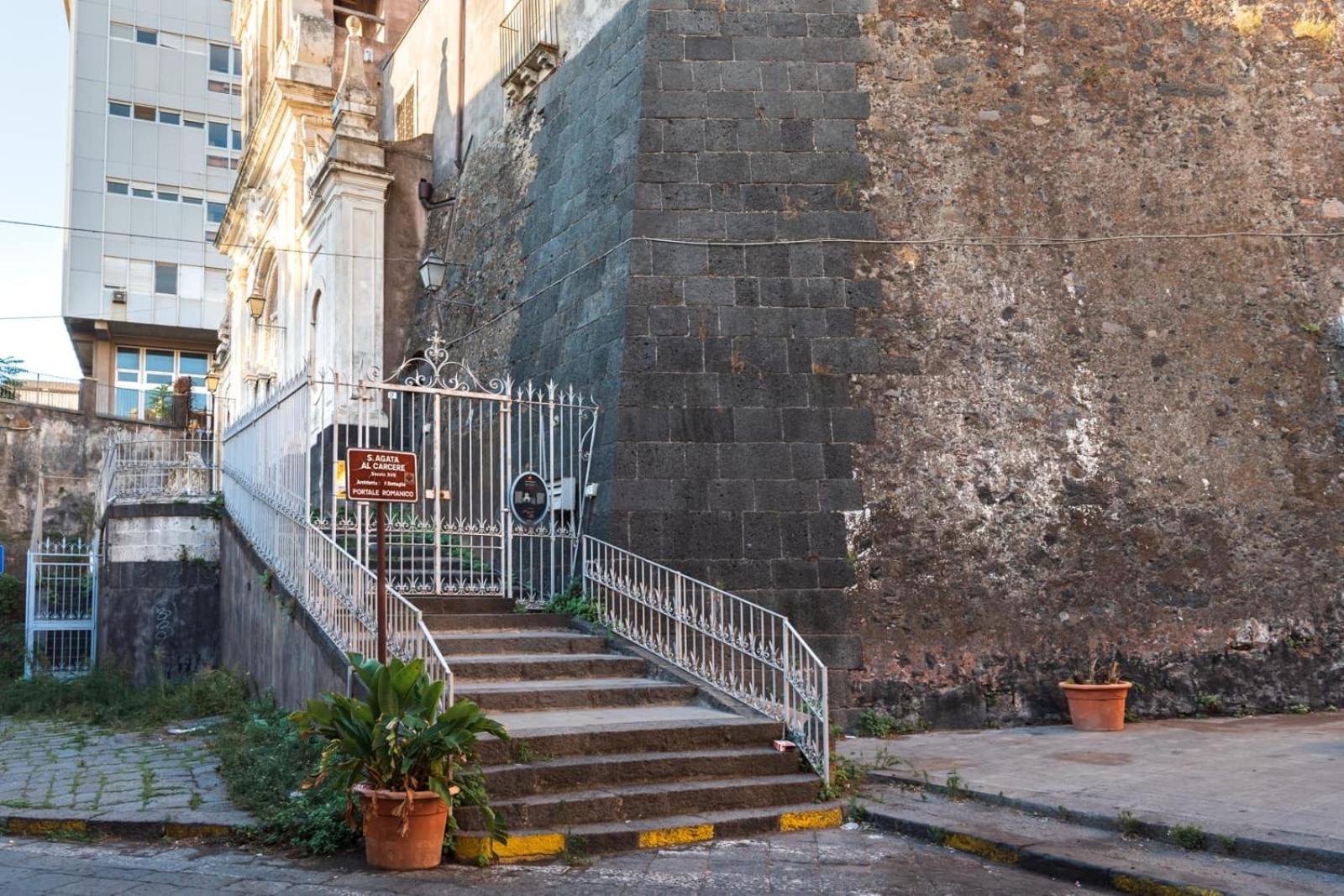 La Maddalena House Apartment Catania Bagian luar foto